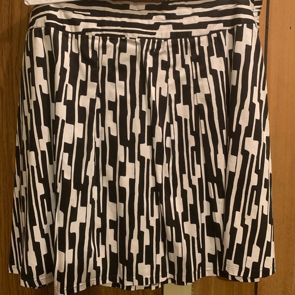 Plus size midi skirt - Picture 1 of 3